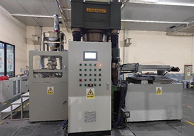 粉末冶金全自動(dòng)料坯成型油壓機(jī)